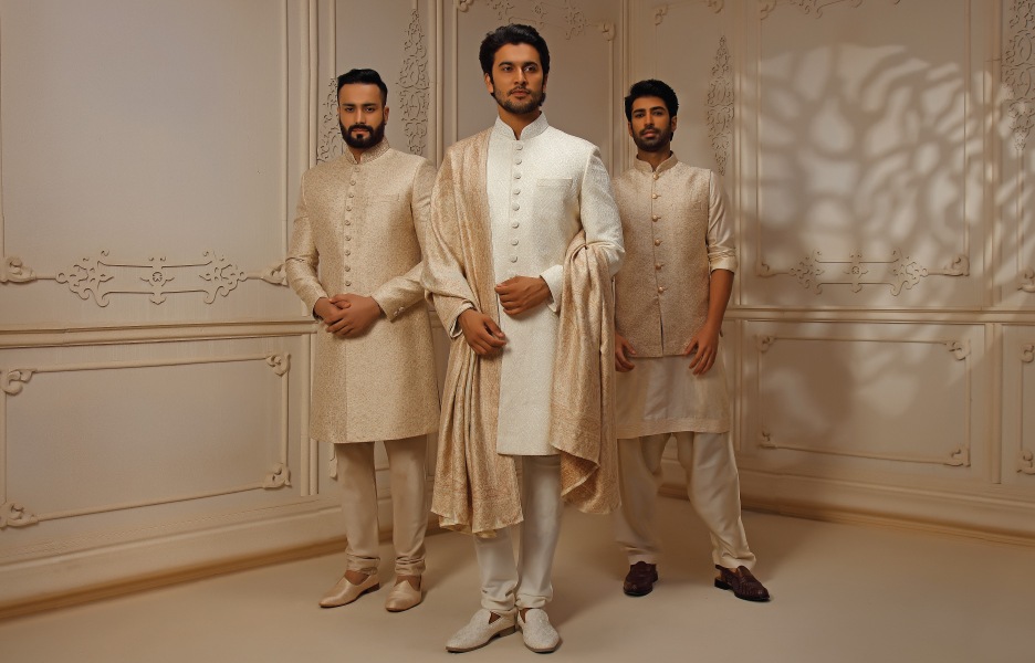 Ranbir Kapoor in Anita Dongre Menswear  Indian wedding clothes for men,  Traditional indian mens clothing, Wedding dresses men indian