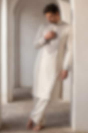 Cream Knit Embroidered Kurta Set by AMIT ARORA at Pernia's Pop Up Shop