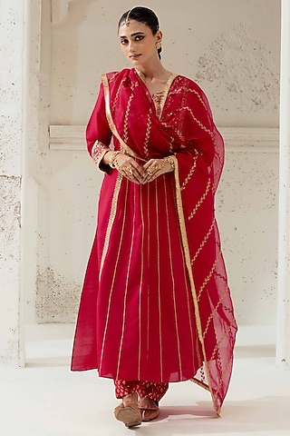 Red Blended Silk Floral Hand Embroidered Kalidar Kurta Set by Ranian