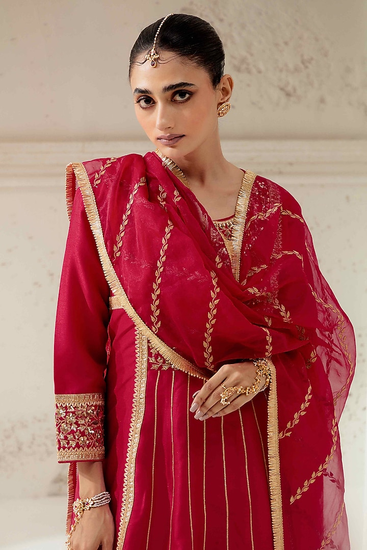 Red Blended Silk Floral Hand Embroidered Kalidar Kurta Set by Ranian at Pernia's Pop Up Shop