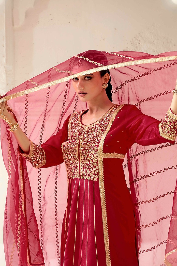 Red Blended Silk Floral Hand Embroidered Kalidar Kurta Set by Ranian at Pernia's Pop Up Shop