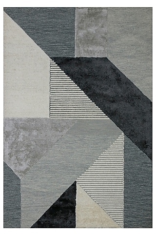 Ivory Hand-Tufted Rug In Wool & Viscose by The blue knot