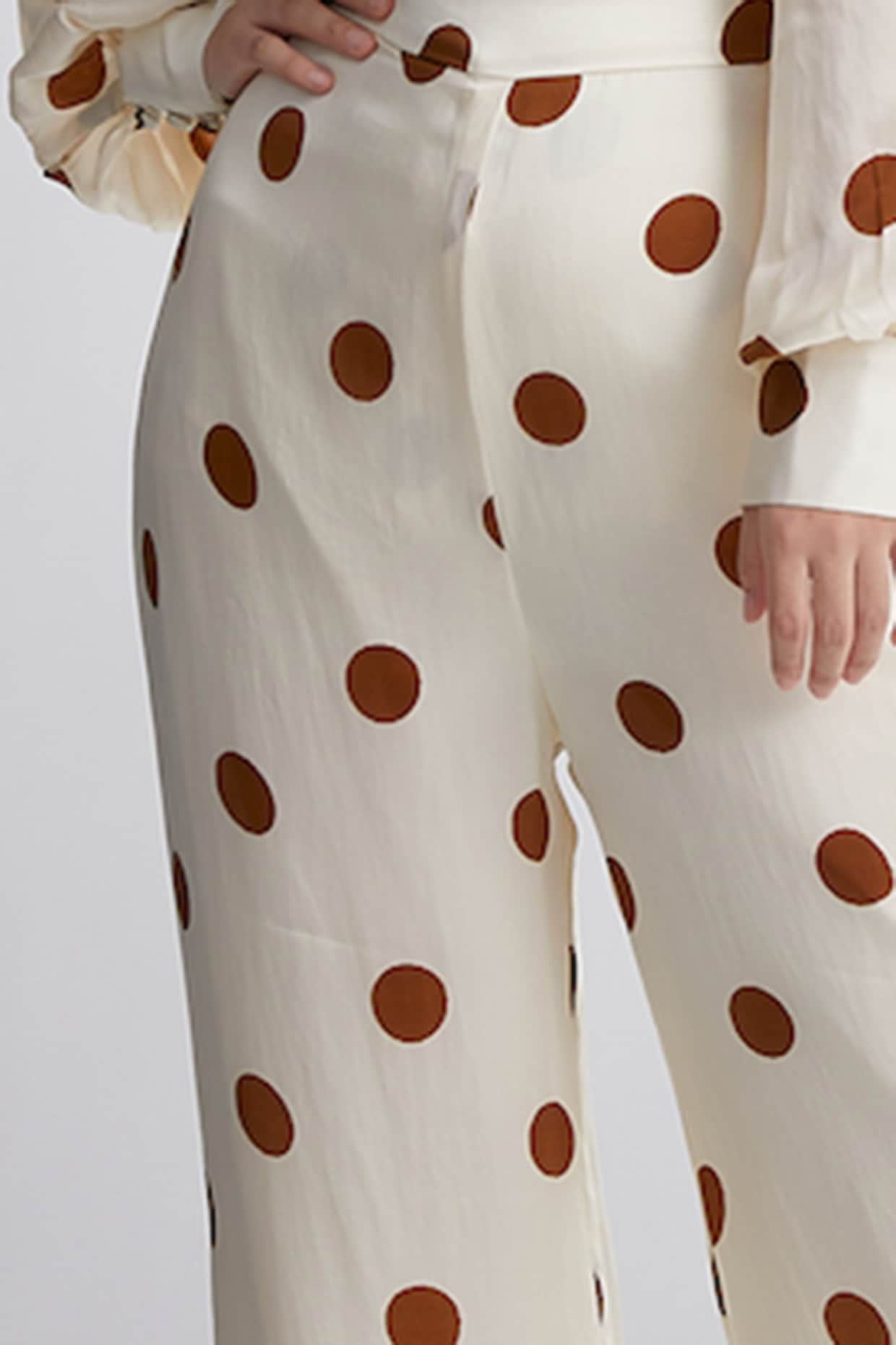 niana flocky dot pants dress　M niana flocky dot pants dress M Oriana Black Polka Dots