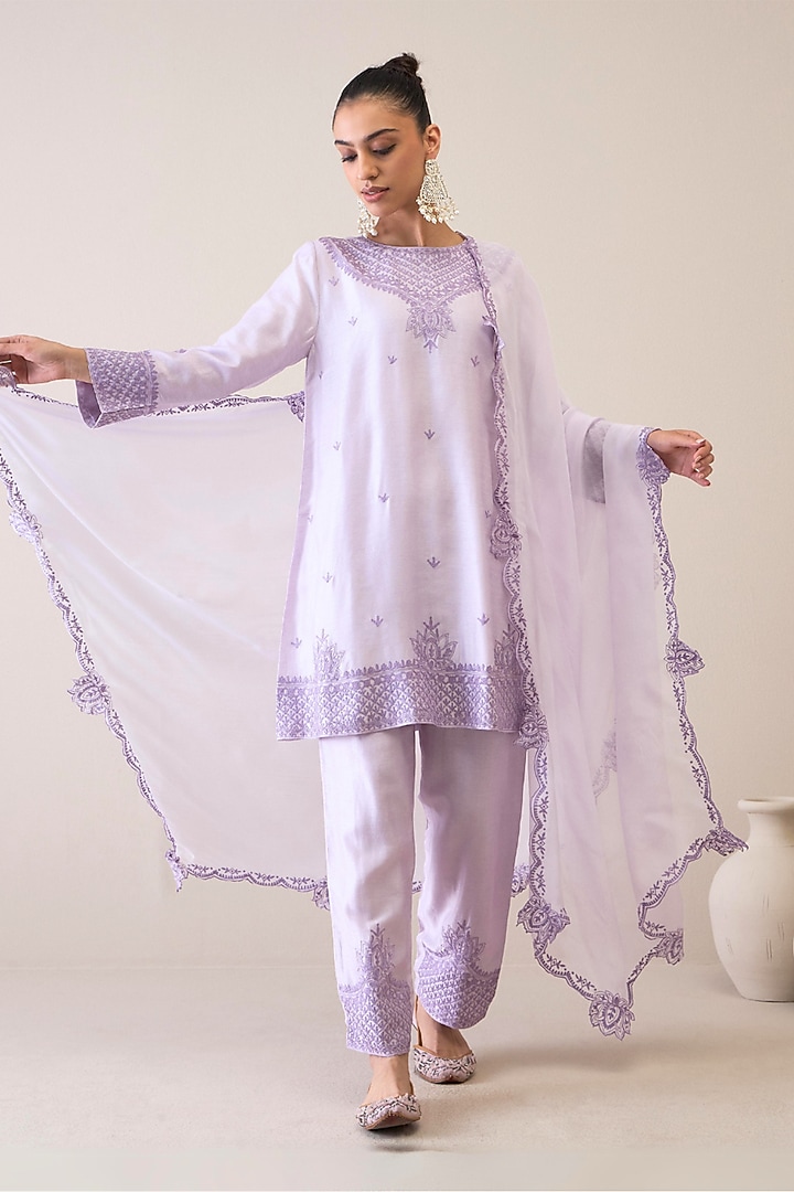 Lavender Viscose Raw Silk & Silk Organza Resham Embroidered Kurta Set by RoohbyRidhimaa at Pernia's Pop Up Shop