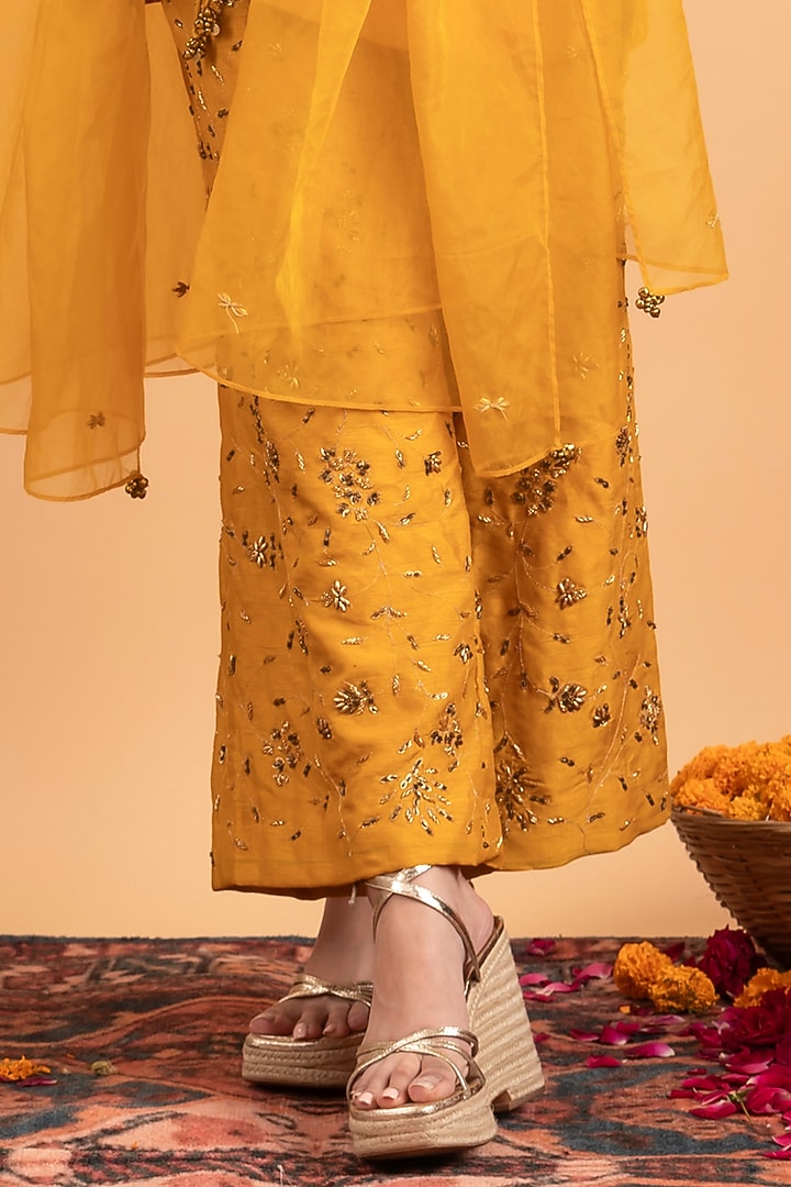 Mustard Yellow Raw Silk & Organza Kurta Set by Rirasa at Pernia's Pop Up Shop