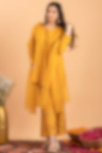 Mustard Yellow Raw Silk & Organza Kurta Set by Rirasa at Pernia's Pop Up Shop