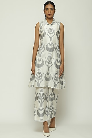 Ivory Cotton & Silk Ikat-Dyed Handwoven Tunic by Abraham & Thakore
