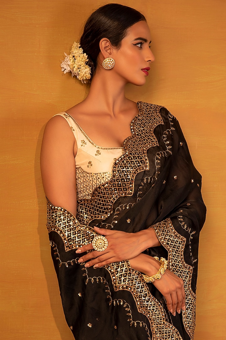 Black Nakshi & Sequins Embellished Wedding Saree Set by Esha Koul at Pernia's Pop Up Shop