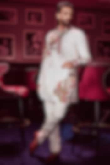 Ivory Silk Embroidered Kurta Set by Sva By Sonam & Paras Modi Men at Pernia's Pop Up Shop