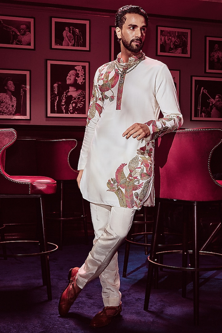 Ivory Silk Embroidered Kurta Set by Sva By Sonam & Paras Modi Men at Pernia's Pop Up Shop