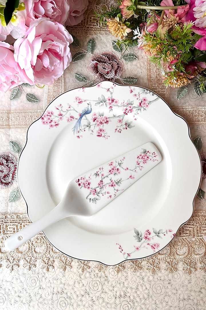 White & Pink Finest Premium Porcelain Snack Set by Vigneto at Pernia's Pop Up Shop