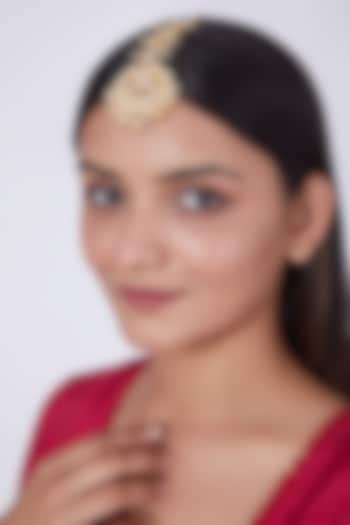 Gold Finish Kundan Style Maang Tikka by 20AM at Pernia's Pop Up Shop
