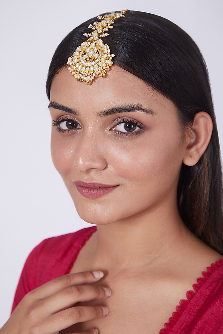 Gold Finish Kundan Style Maang Tikka by 20AM at Pernia's Pop Up Shop