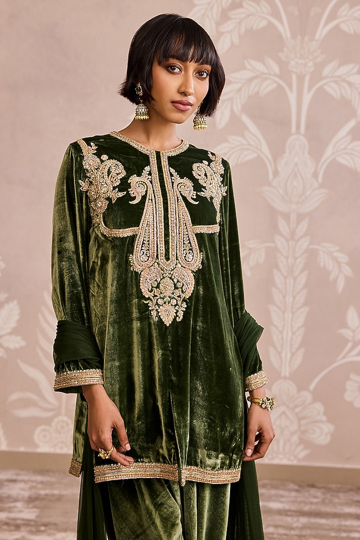 Military Green Velvet Placement Embroidered Kurta Set by Ridhi Mehra at Pernia's Pop Up Shop