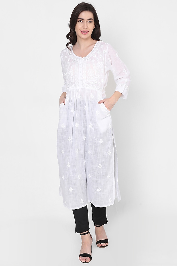 White Chikankari Embroidered Kurta by House Of Kari at Pernia's Pop Up Shop