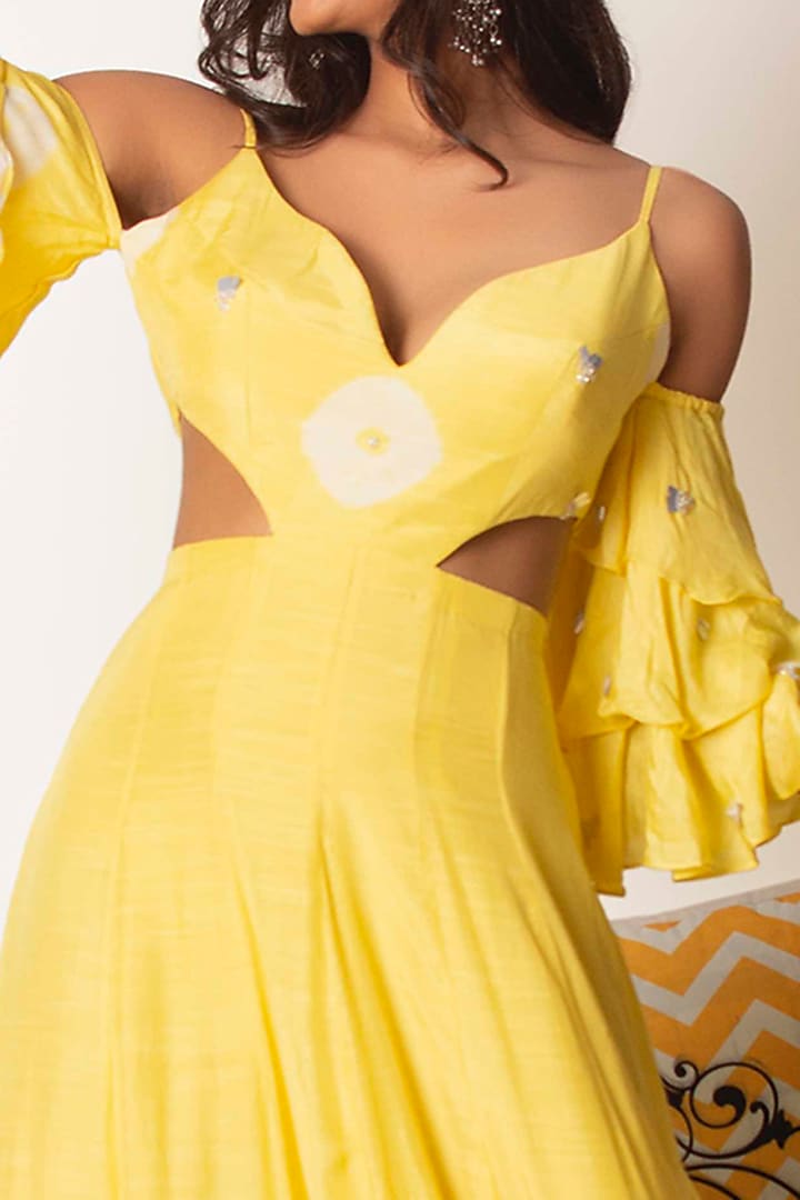 Butter Yellow Tie-Dye Gown by Dhwaja at Pernia's Pop Up Shop