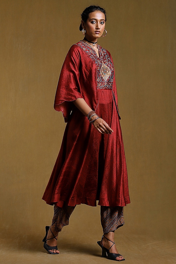 Burgundy & Beige Silk Printed Kurta Set by Ritu Kumar at Pernia's Pop Up Shop