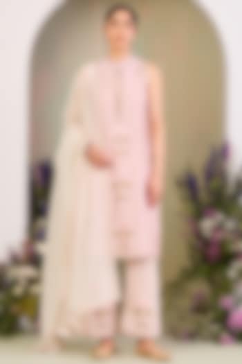 Pastel Pink Handwoven Silk Chanderi Embroidered Kurta Set by Sue Mue at Pernia's Pop Up Shop