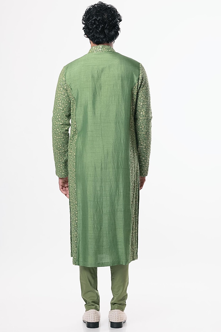Sacramento Green Chanderi Silk Embroidered Kurta Set by Nautanky By Nilesh Parashar Men at Pernia's Pop Up Shop