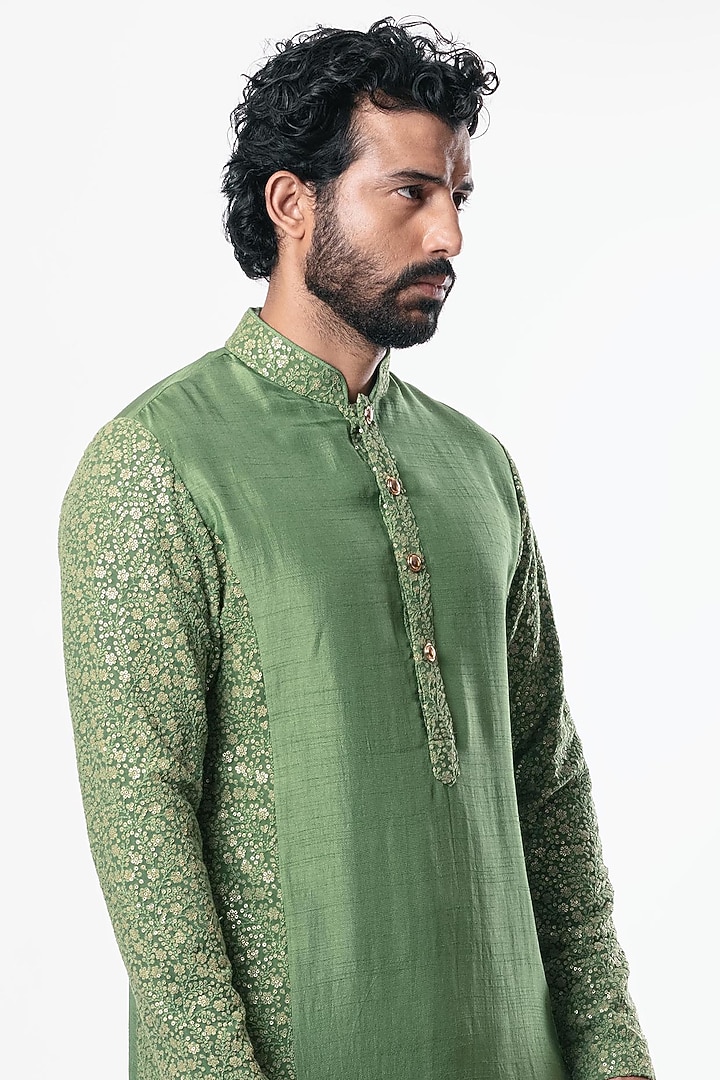 Sacramento Green Chanderi Silk Embroidered Kurta Set by Nautanky By Nilesh Parashar Men at Pernia's Pop Up Shop