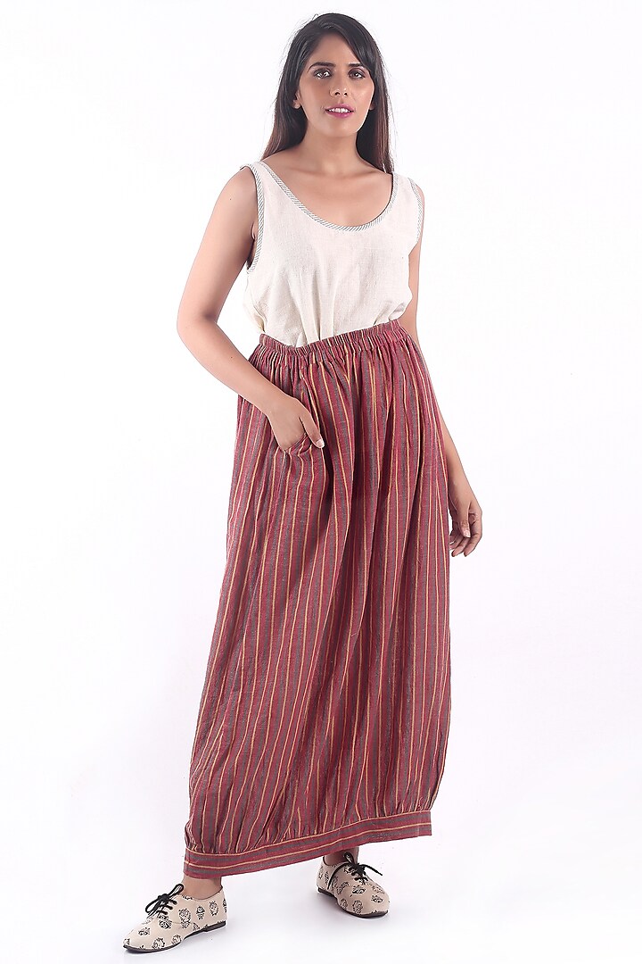 Maroon Front Open Printed Skirt by 3X9T