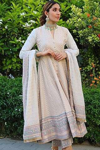 White Anarkali Set With Woven Motifs by Safaa