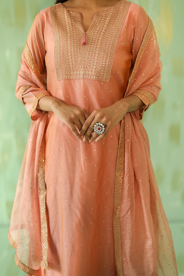 Vintage Pink Sequins Embroidered Kurta Set by POULI at Pernia's Pop Up Shop