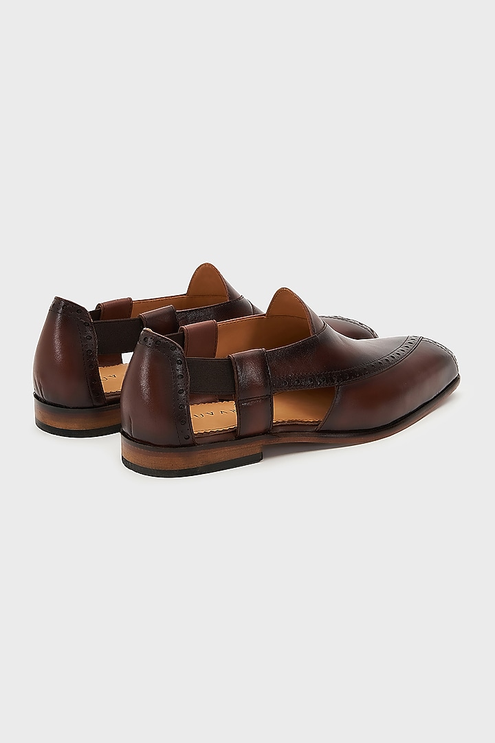 Brown Leather Peshawari Sandals by Nauvab at Pernia's Pop Up Shop