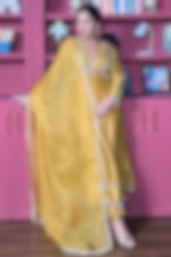 Honey Yellow Chanderi Sequins Embroidered & Printed Kurta Set by Seeaash at Pernia's Pop Up Shop
