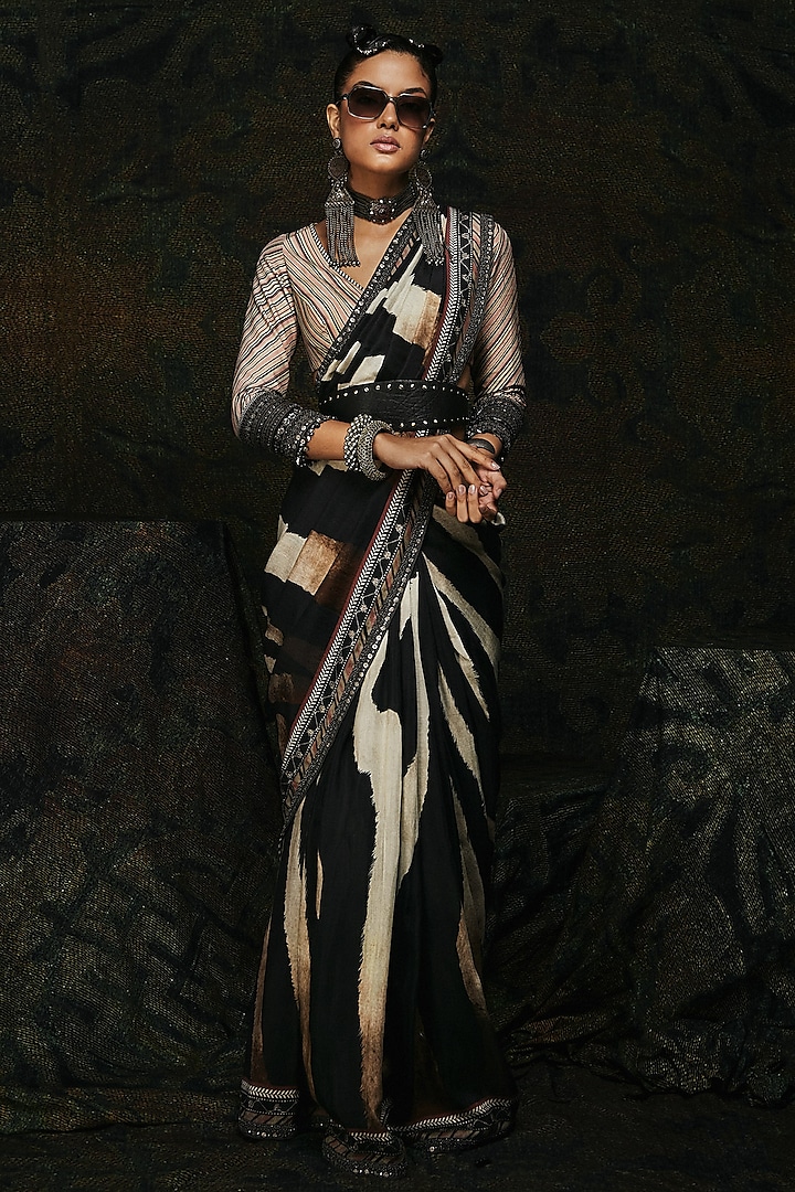 Black & White Chanderi Silk Printed Saree Set  by JJV.Kapurthala By JJ Valaya