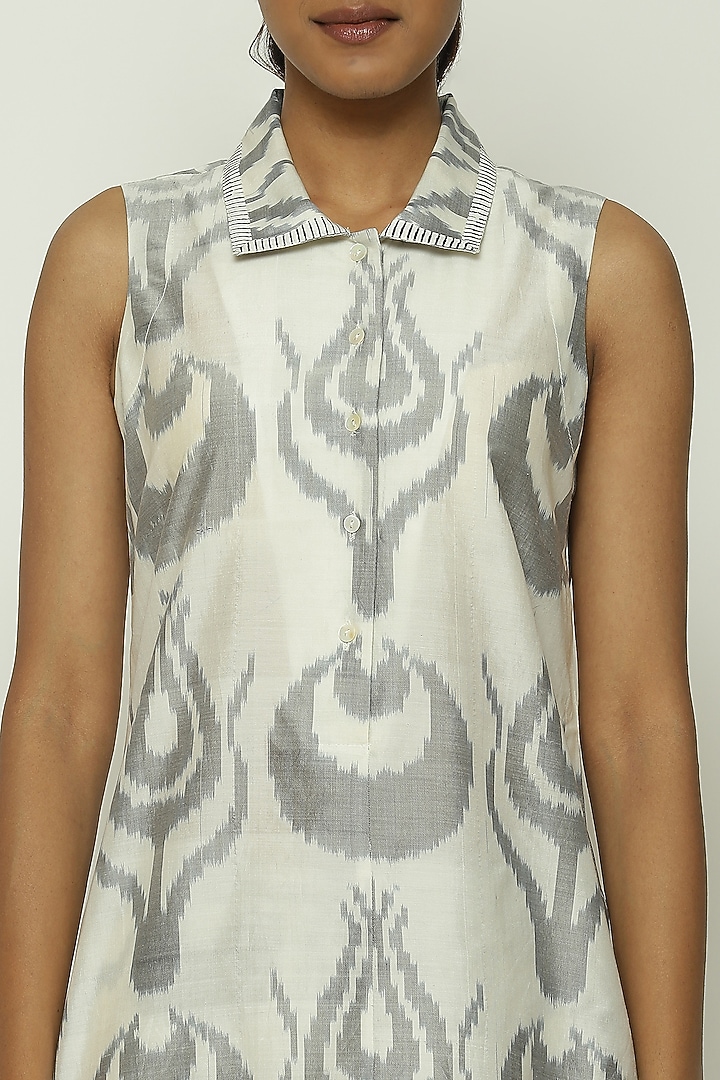 Ivory Cotton & Silk Ikat-Dyed Handwoven Tunic by Abraham & Thakore at Pernia's Pop Up Shop