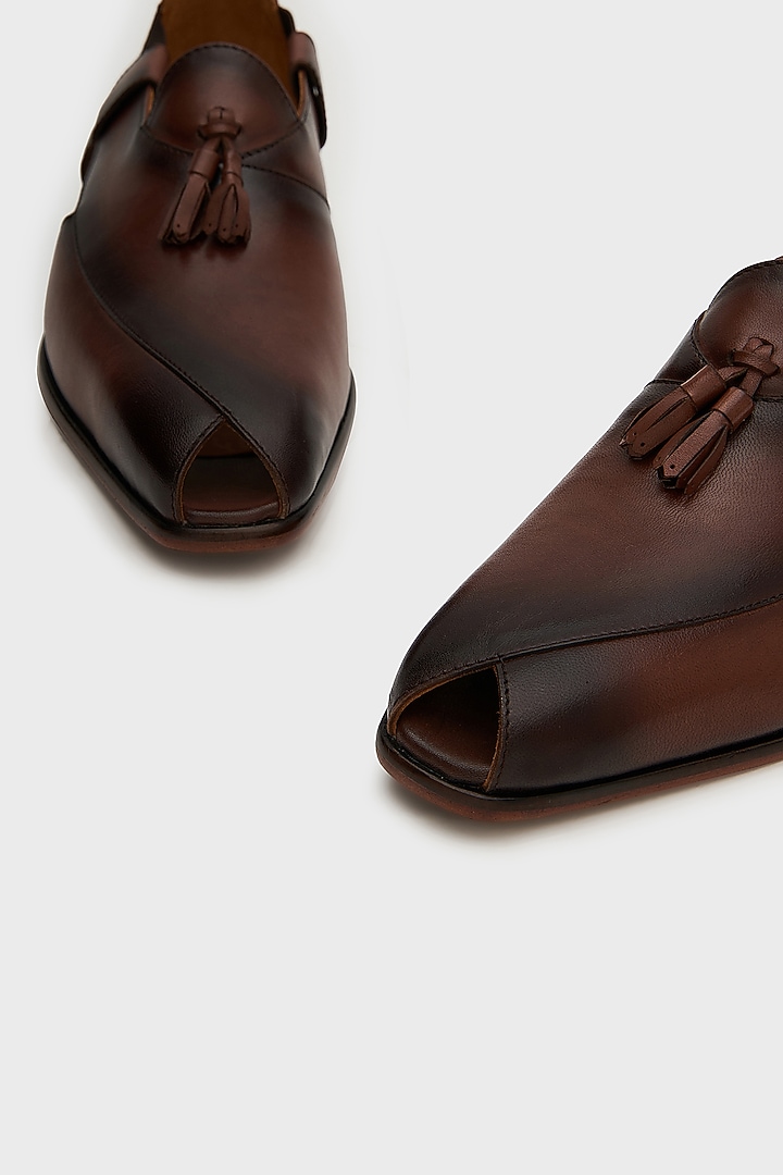 Brown Leather Peshawari Sandals by Nauvab at Pernia's Pop Up Shop