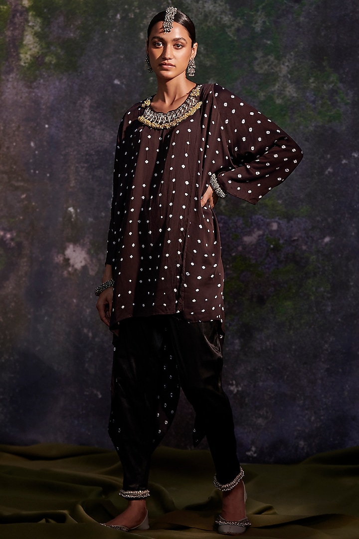 Black Bandhani Embellished Kurta Set by 5 Elements Apparel at Pernia's Pop Up Shop