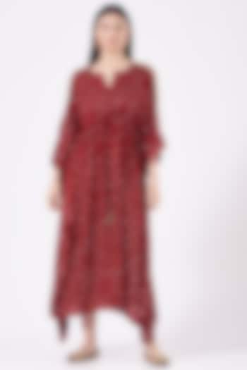 Deep Red Bandhani Printed Kaftan by 5 Elements Apparel at Pernia's Pop Up Shop