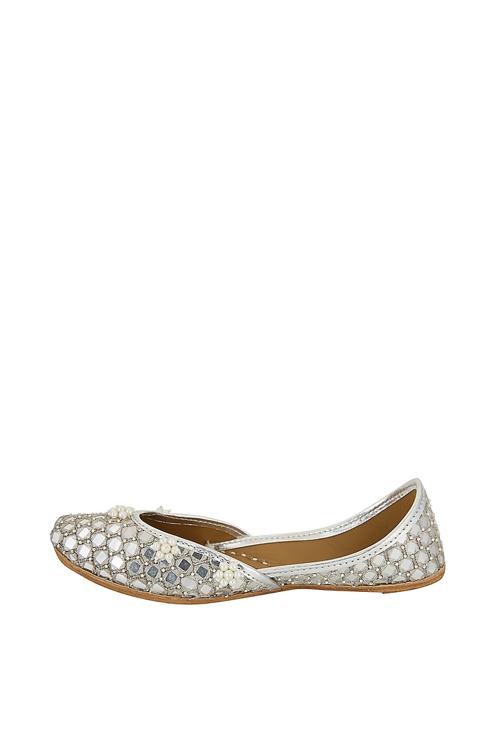 Silver Mirror Embroidered Juttis by 5 Elements at Pernia's Pop Up Shop