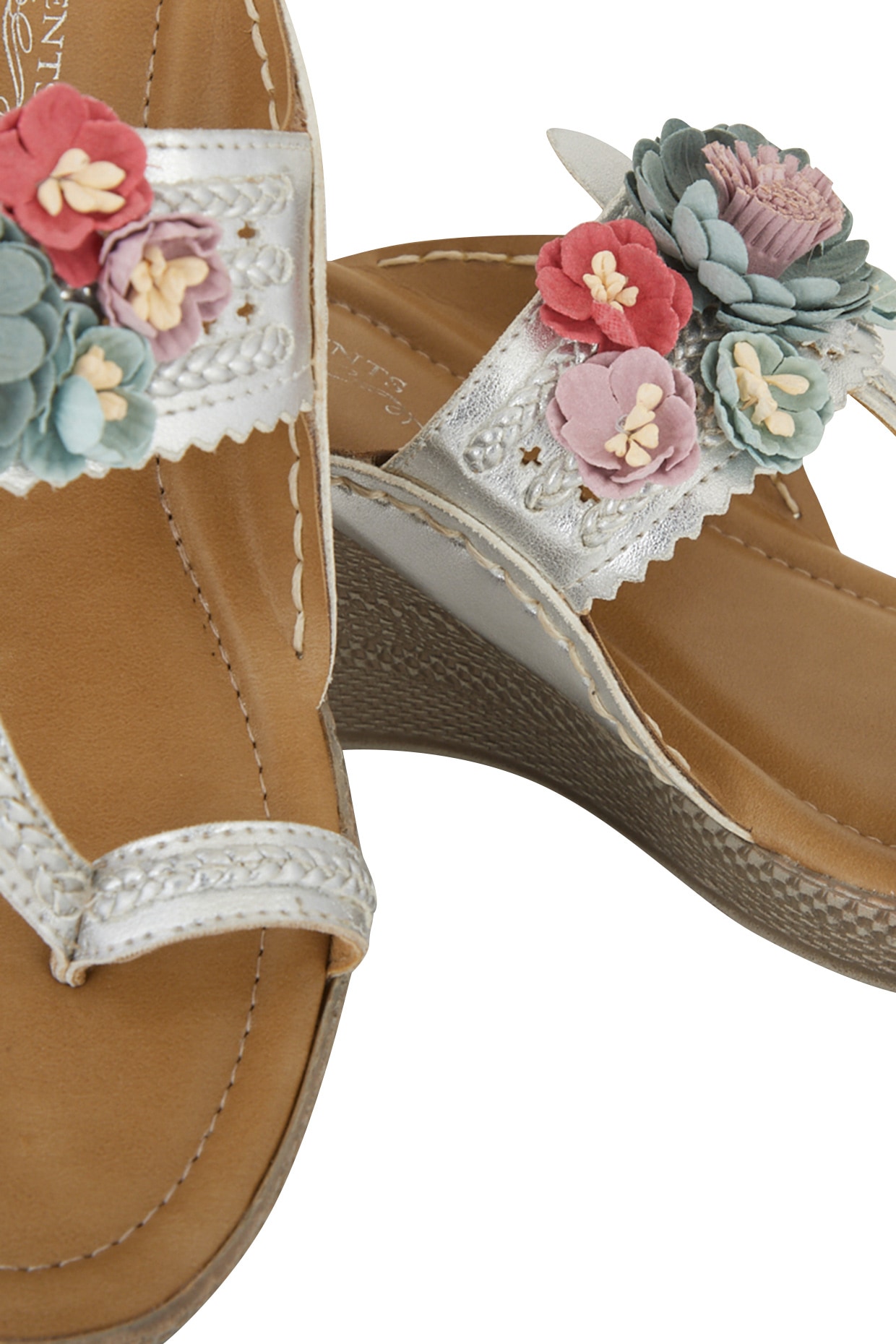 silver kolhapuri wedges