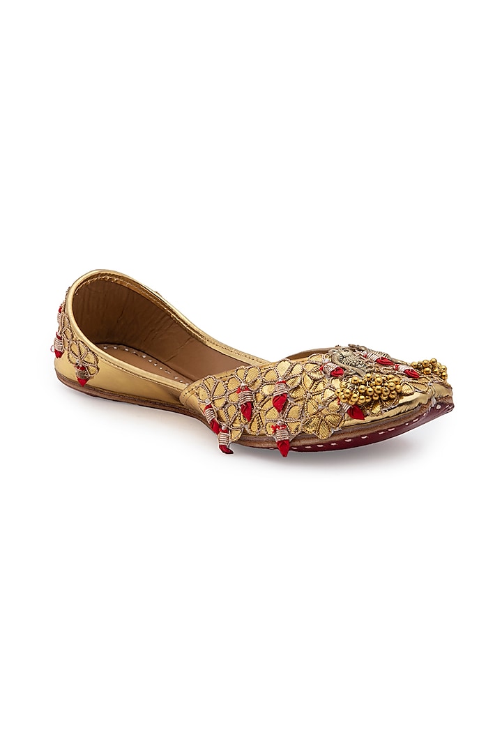 Gold Embroidered Juttis by 5 Elements