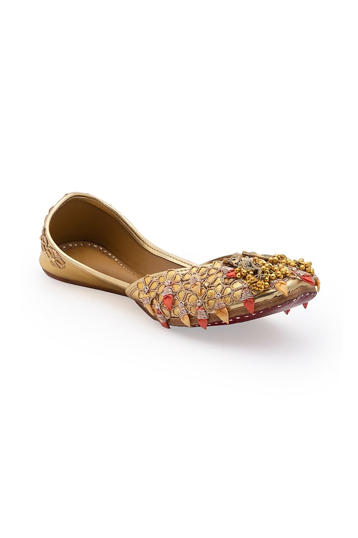Gold Juttis With Embroidery by 5 Elements