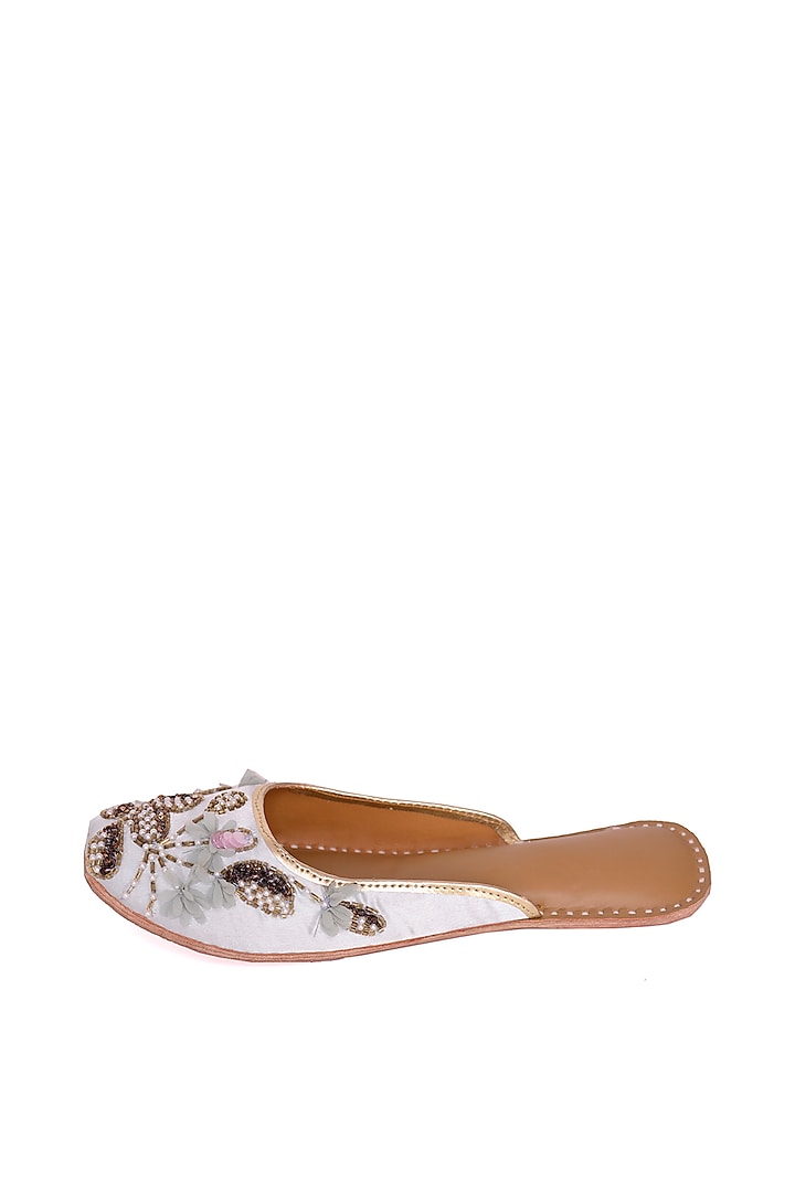 White Juttis With Floral Cutdana Work by 5 Elements