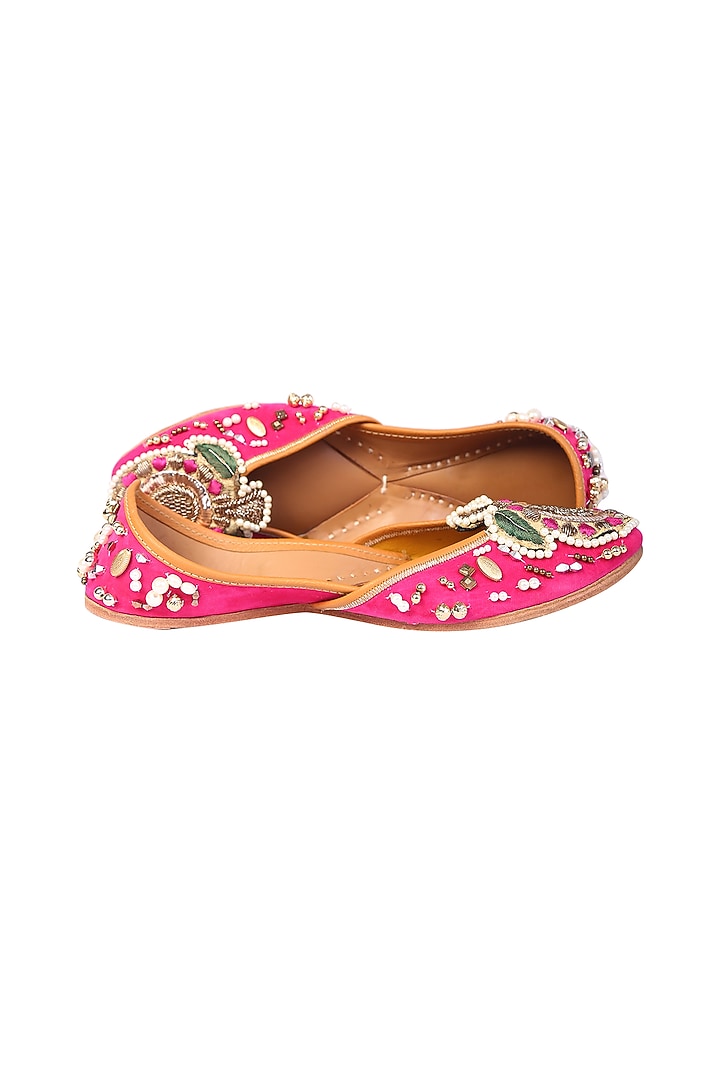 Fuchsia Velvet Juttis by 5 Elements at Pernia's Pop Up Shop