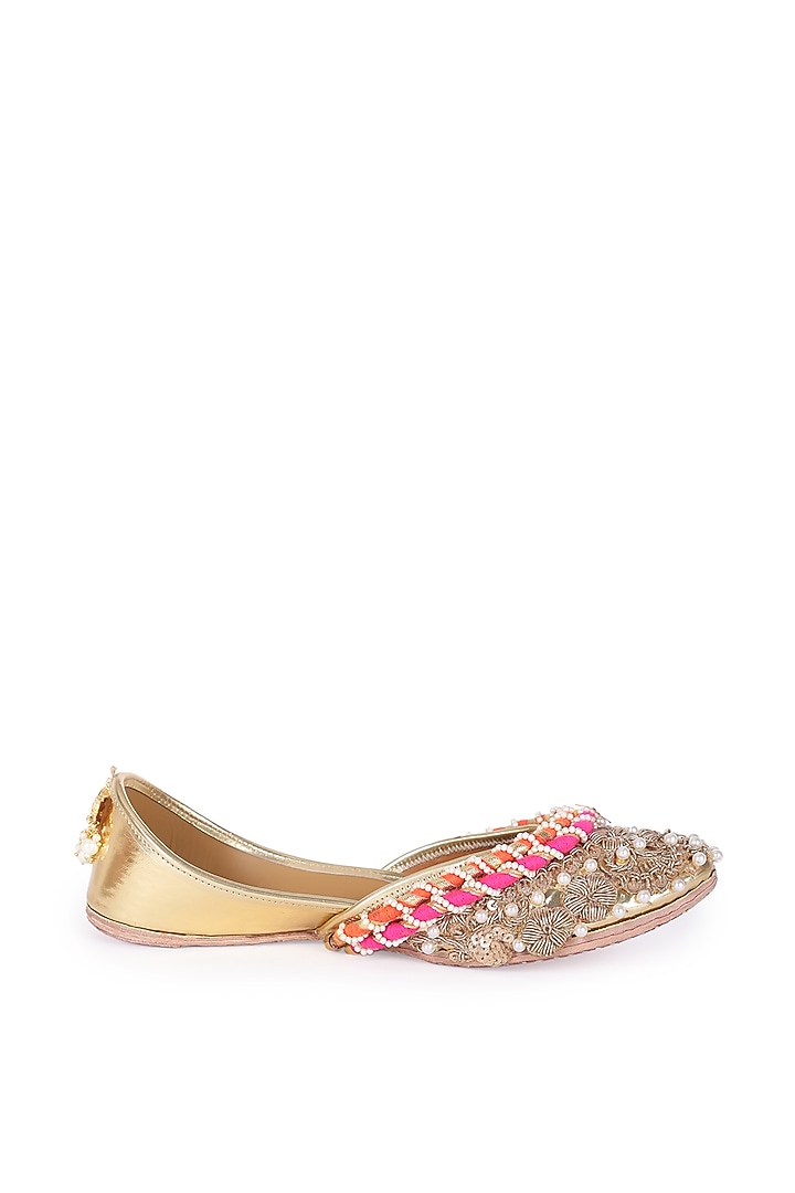 Gold Thread Embellished Juttis by 5 Elements at Pernia's Pop Up Shop