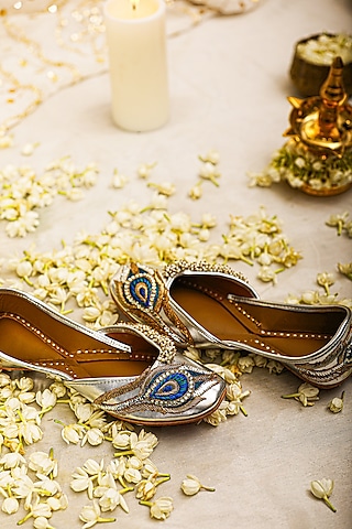 Silver Leatherette Peacock Embroidered Juttis by 5 Elements