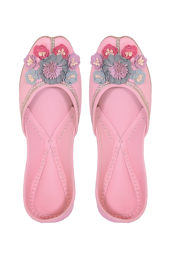 Blush Pink Floral Embroidered Juttis by 5 Elements