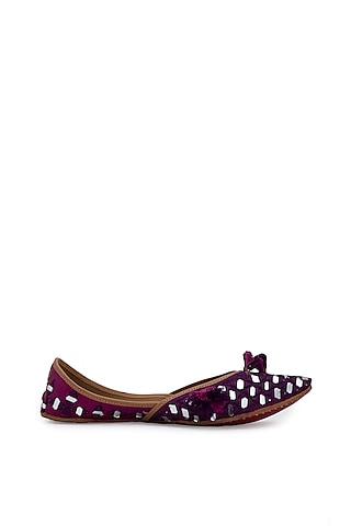 Dark Purple Silk Juttis by 5 Elements