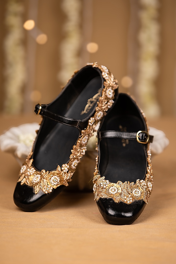Black Leatherette Sequin & Floral Embroidered Juttis by 5 Elements at Pernia's Pop Up Shop