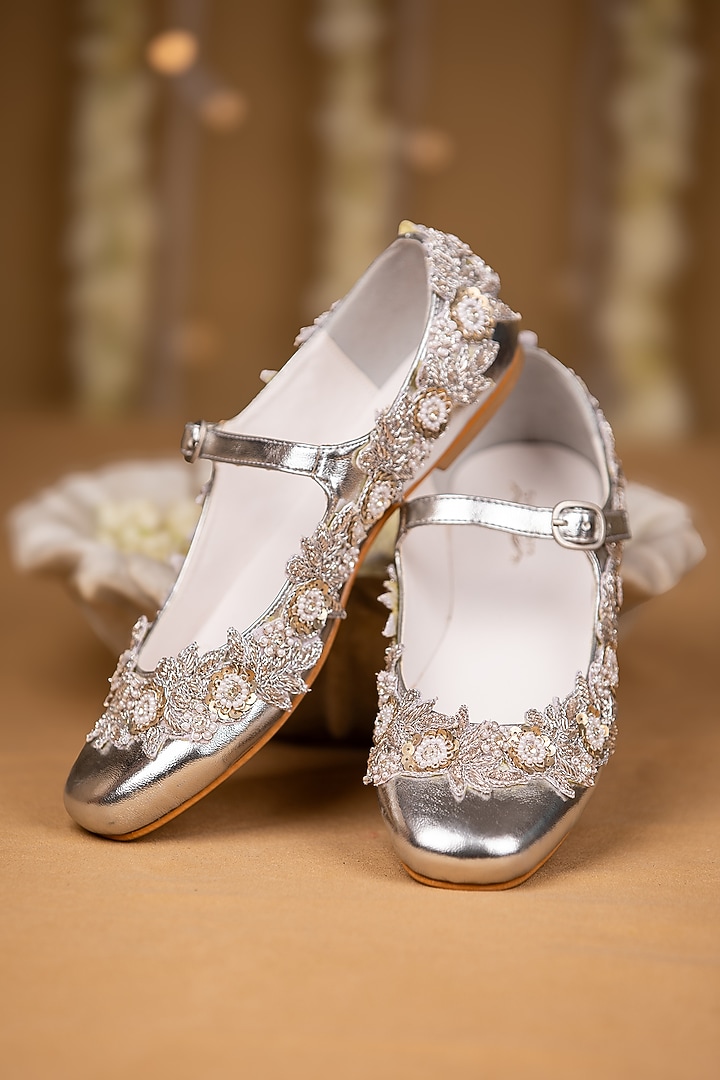 Silver Modal Satin Pearl Hand Embroidered Juttis by 5 Elements at Pernia's Pop Up Shop