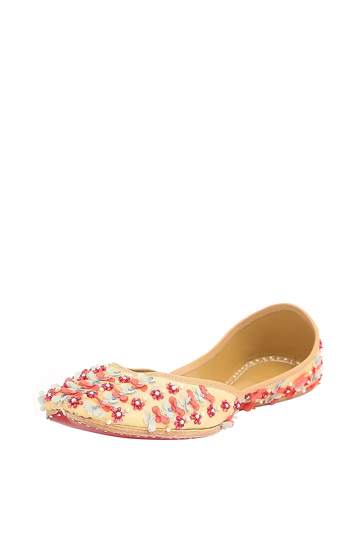 Light Gold Sequins Embroidered Juttis by 5 Elements