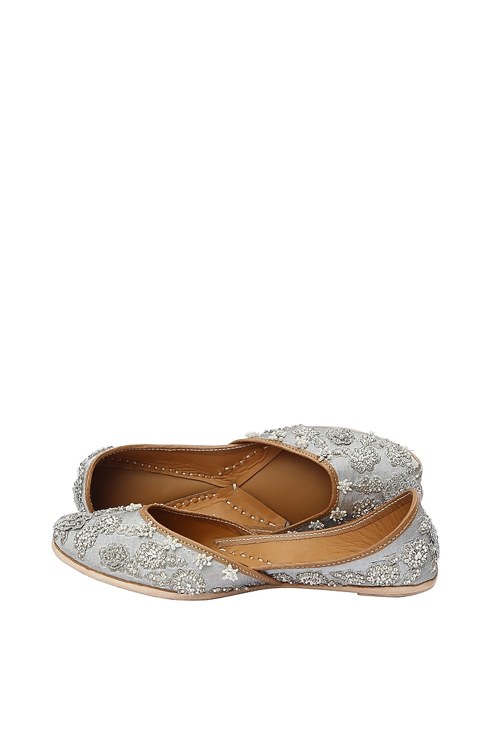 Silver Bead Embroidered Juttis by 5 Elements at Pernia's Pop Up Shop