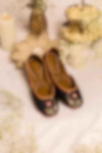 Purple Leatherette Floral Embroidered Juttis by 5 Elements at Pernia's Pop Up Shop