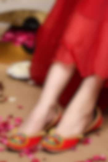 Red Leatherette Hand Embroidered Juttis by 5 Elements at Pernia's Pop Up Shop